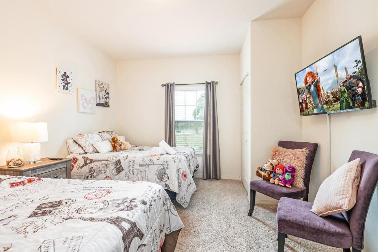 Lovely And Cozy Townhome Near Parks