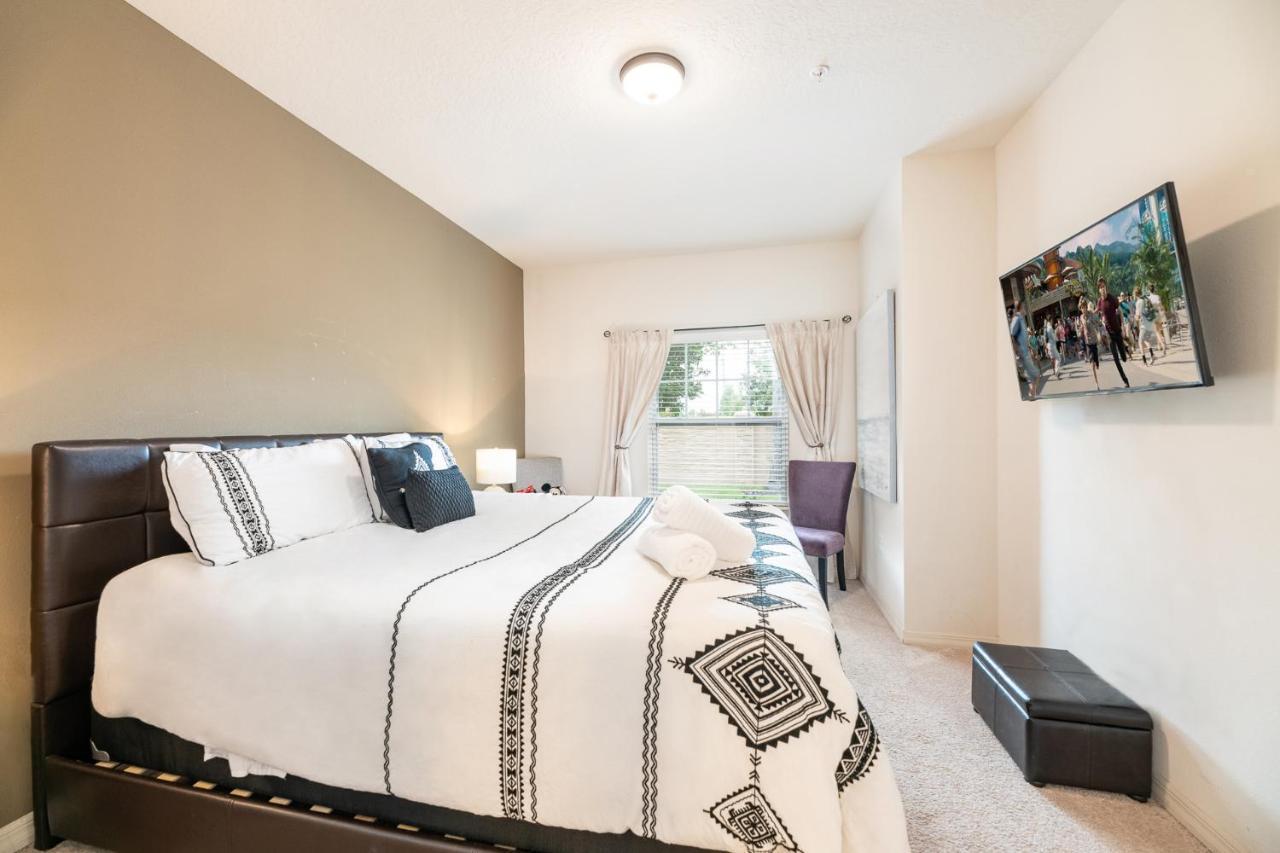 Lovely And Cozy Townhome Near Parks *