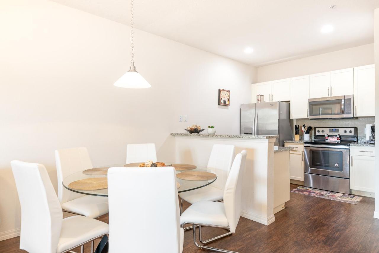 Lovely And Cozy Townhome Near Parks Holiday home